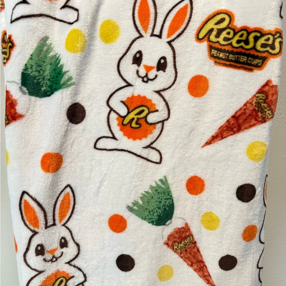 Reese's Easter Bunny White Oversized Soft Plush 50in x 70in NEW Throw Blanket